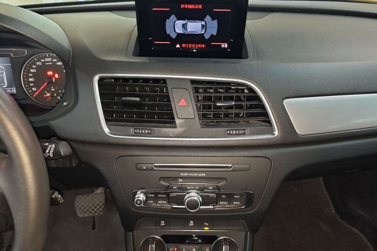 Audi Q3 2019 #17 Audi Q3 2019 car image #17