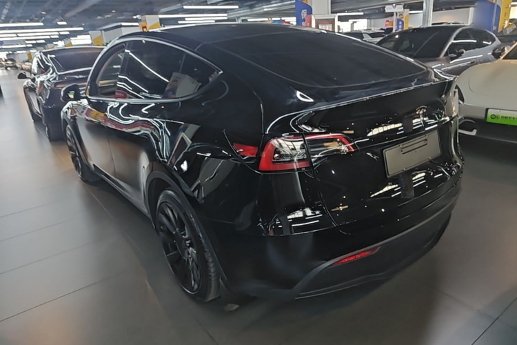 Tesla Model Y 2022 #5 Tesla Model Y 2022 car image #5
