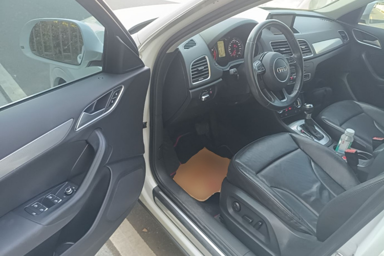 Audi Q3 2016 صورة سيارة #12
