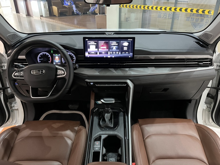 GEELY Vision X6 2023 изображение автомобиля #9