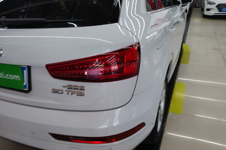 Audi Q3 2018 #8 Audi Q3 2018 car image #8