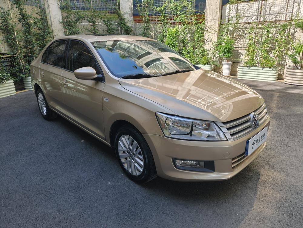 Volkswagen Santana 2013 car image #3