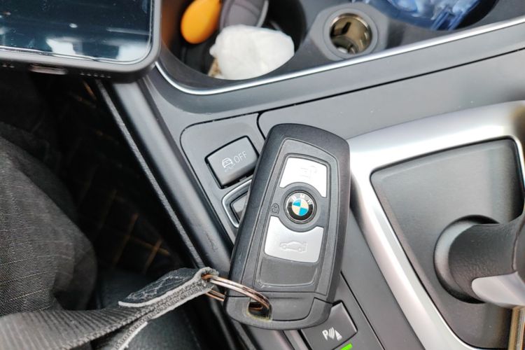 BMW 3 Series GT 2019 imagem de carro #9