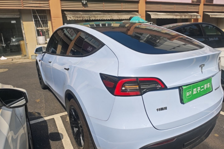 Tesla Model Y 2022 #5 Tesla Model Y 2022 car image #5