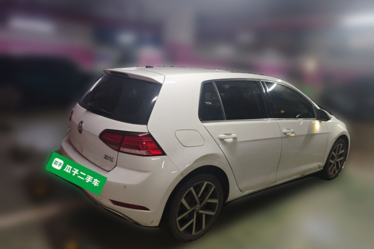 Volkswagen Golf 2020 car image #5