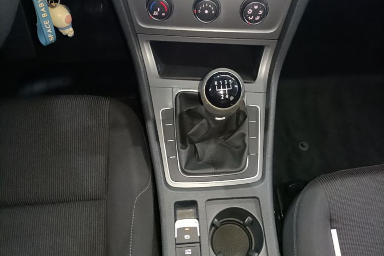 Volkswagen Golf 2015 car image #14