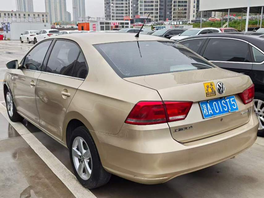 Volkswagen Santana 2014 car image #4