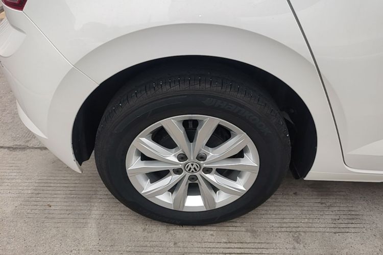 Volkswagen Polo 2019 car image #10