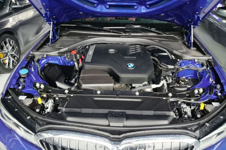 BMW 3 Series 2021 car image #20