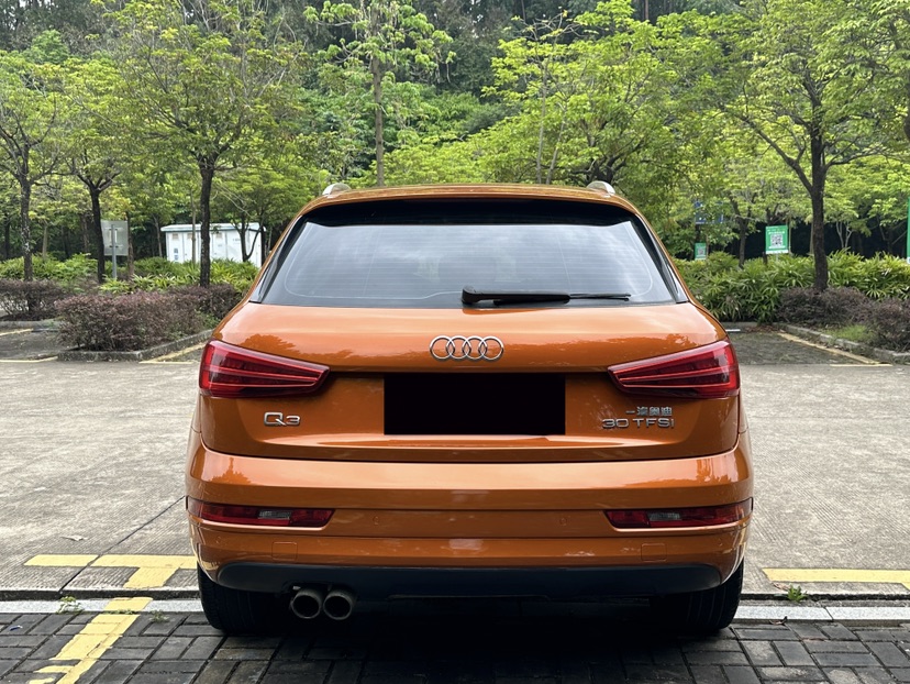 Audi Q3 2017 car image #3