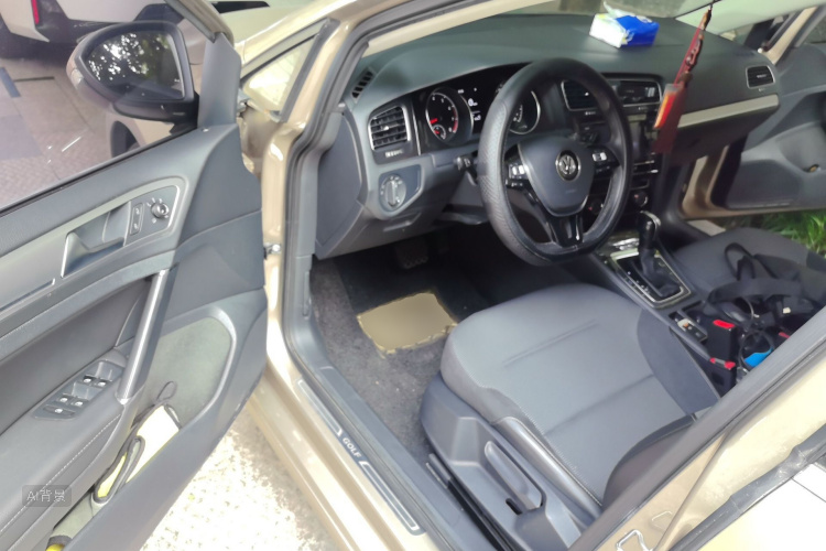 Volkswagen Golf 2018 car image #18