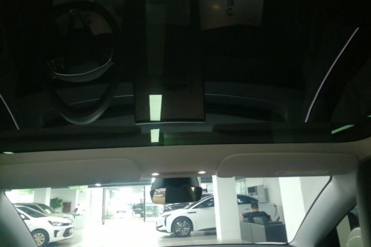 Tesla Model 3 2024 car image #18