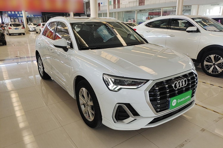 Audi Q3 2019 car image #4