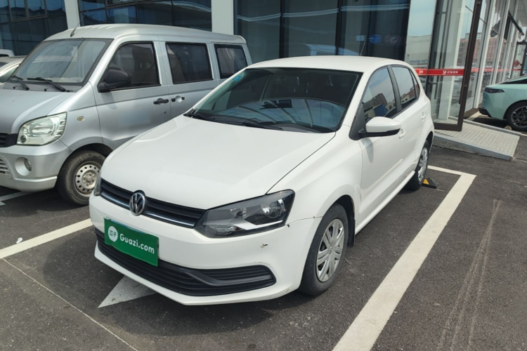 Volkswagen Polo 2018 car image #2