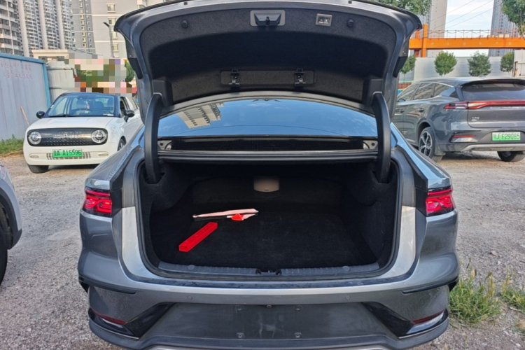 BYD Han 2024 car image #19