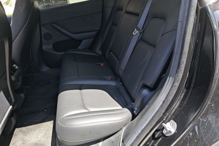 Tesla Model Y 2022 immagine di auto #17