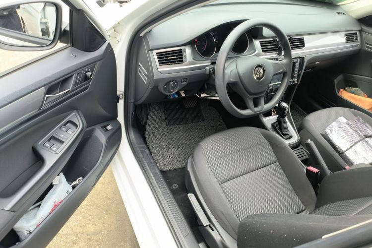 Volkswagen Bora 2016 car image #9