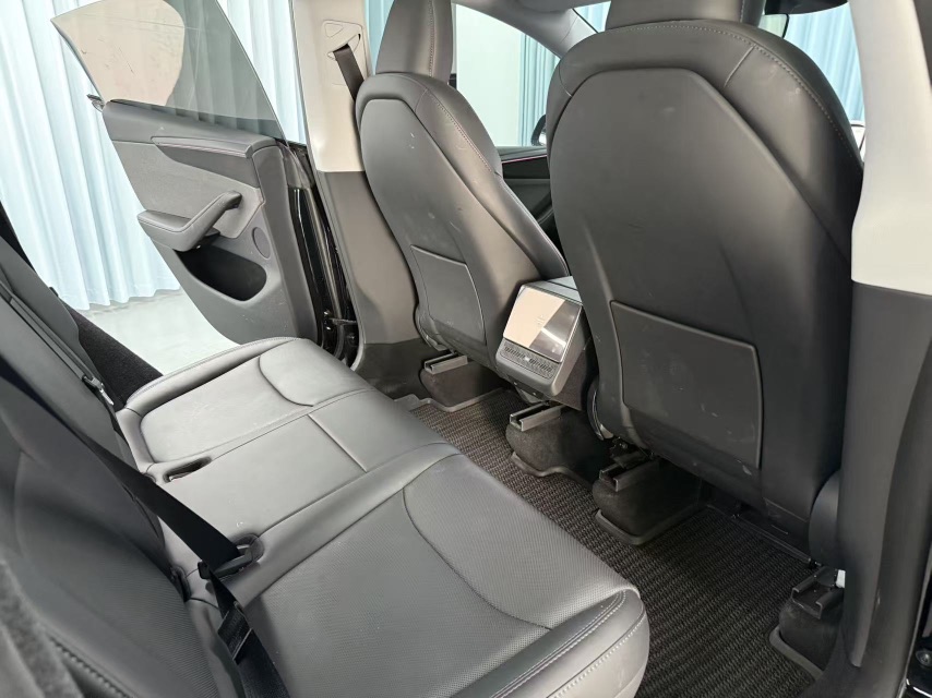 Tesla Model Y 2025 #7 Tesla Model Y 2025 car image #7