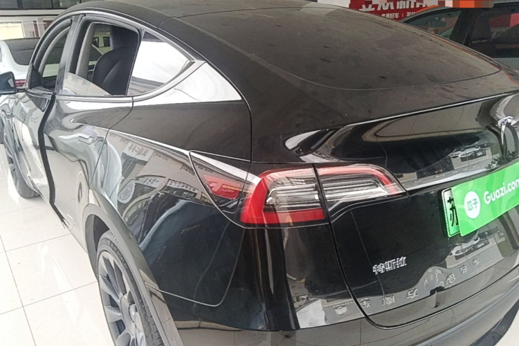 Tesla Model Y 2022 car image #5