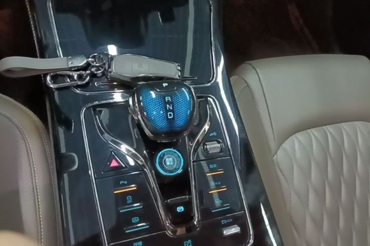 BYD Han 2023 car image #14