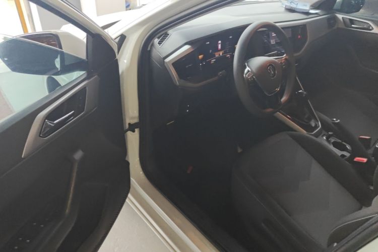 Volkswagen Polo 2023 car image #16