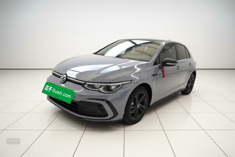 Volkswagen Golf 2023 car image #2