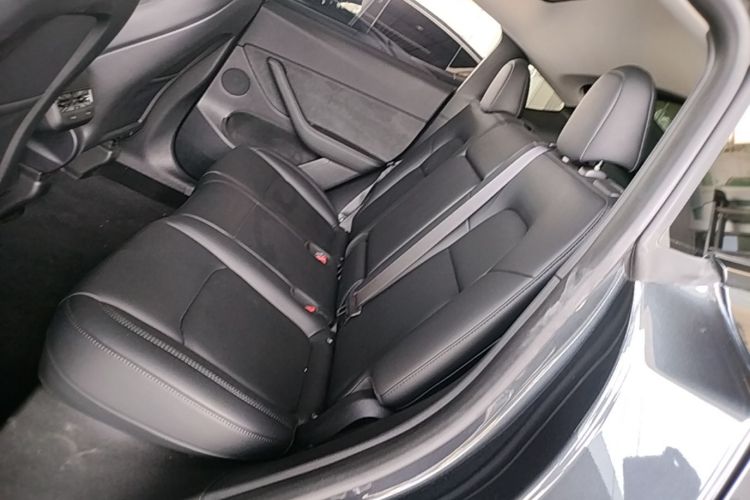 Tesla Model Y 2024 car image #17