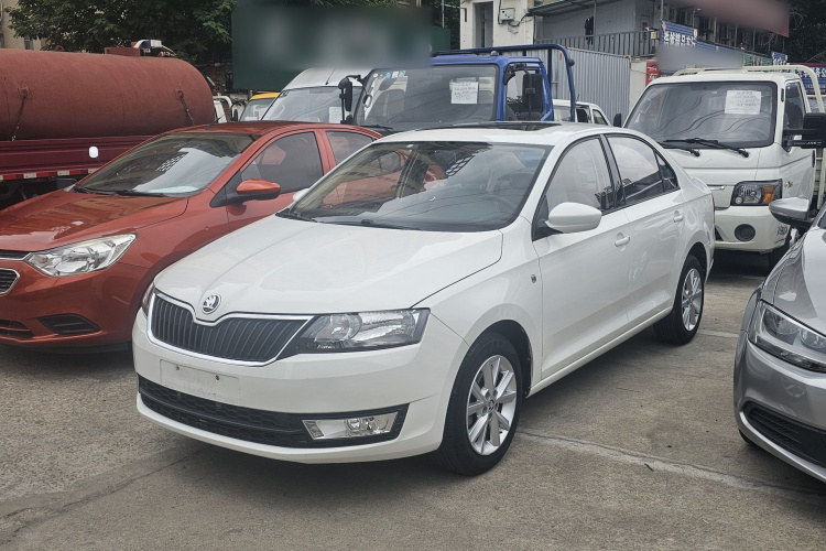 Skoda Rapid 2017 #2 Skoda Rapid 2017 car image #2