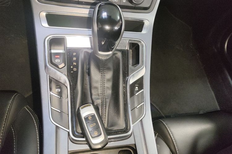 GEELY Emgrand 2019 car image #14