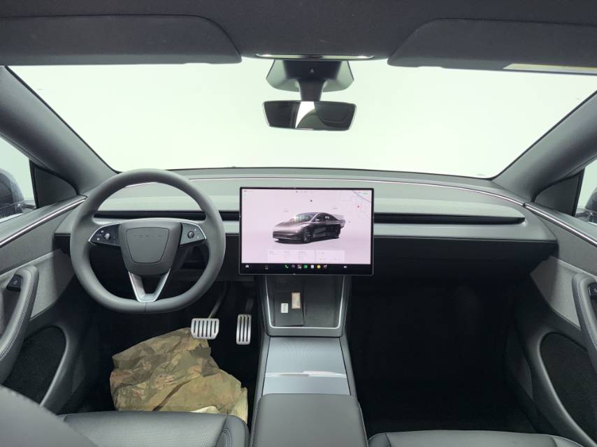 Tesla Model Y 2026 #6 Tesla Model Y 2026 car image #6