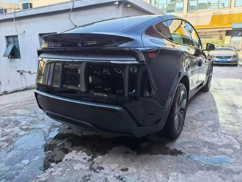 Tesla Model Y 2026 #7 Tesla Model Y 2026 صورة سيارة #7