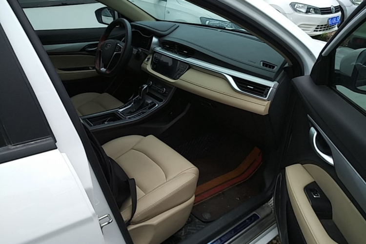 GEELY Emgrand 2019 car image #24