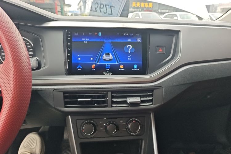 Volkswagen Polo 2020 car image #17