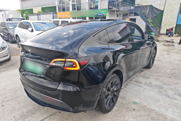 Tesla Model Y 2023 #7 Tesla Model Y 2023 car image #7