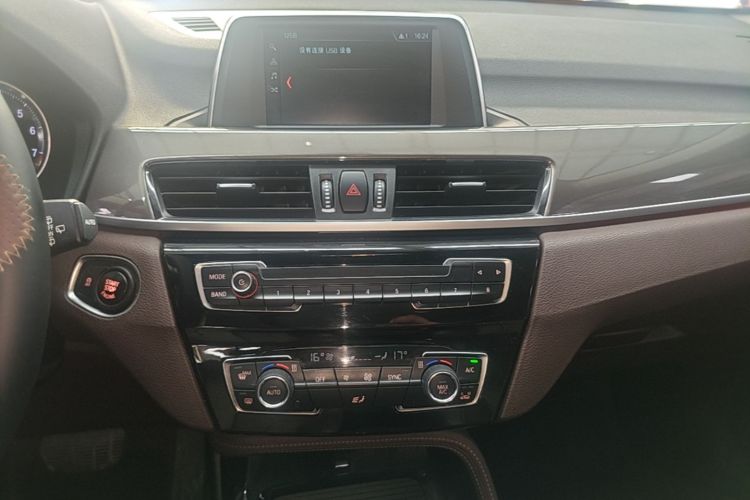 BMW X1 2018 #13 BMW X1 2018 car image #13