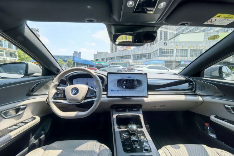 BYD Han 2025 car image #10