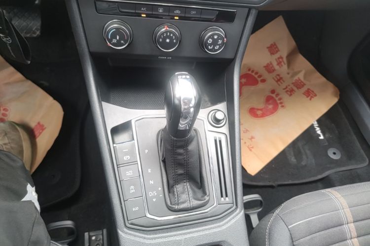 Volkswagen Lavida 2019 car image #14
