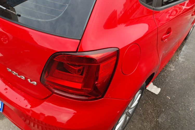 Volkswagen Polo 2014 car image #8