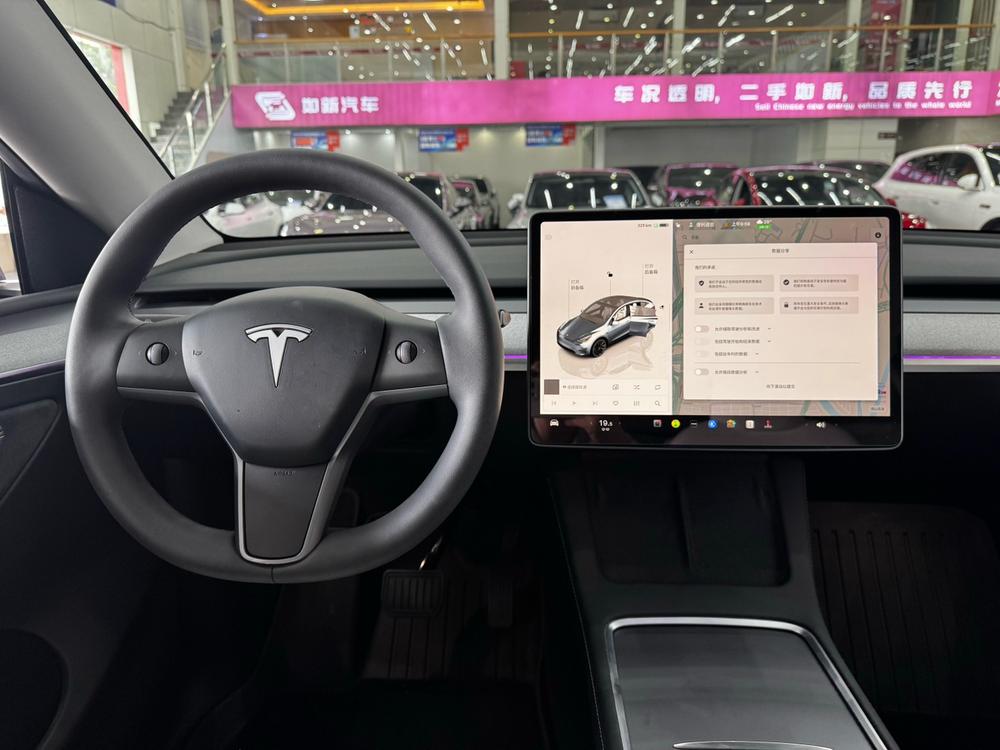 Tesla Model Y 2024 #11 Tesla Model Y 2024 car image #11