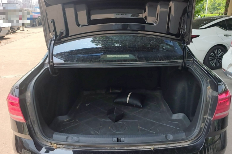 Volkswagen Lavida 2018 car image #19