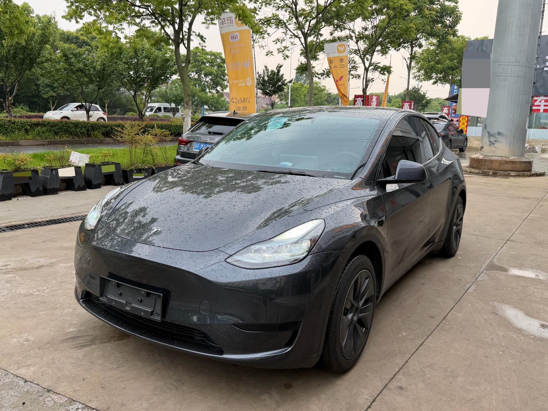 Tesla Model Y 2025 Tesla Model Y 2025 car image