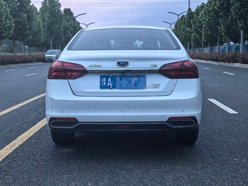 GEELY Emgrand 2018 car image #7