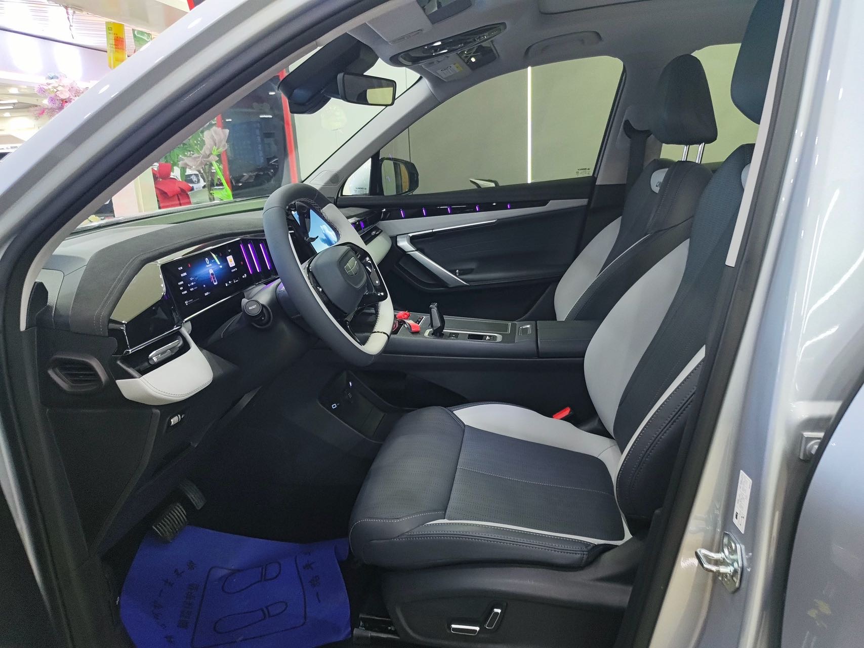 GEELY Boyue L 2025 immagine di auto #4