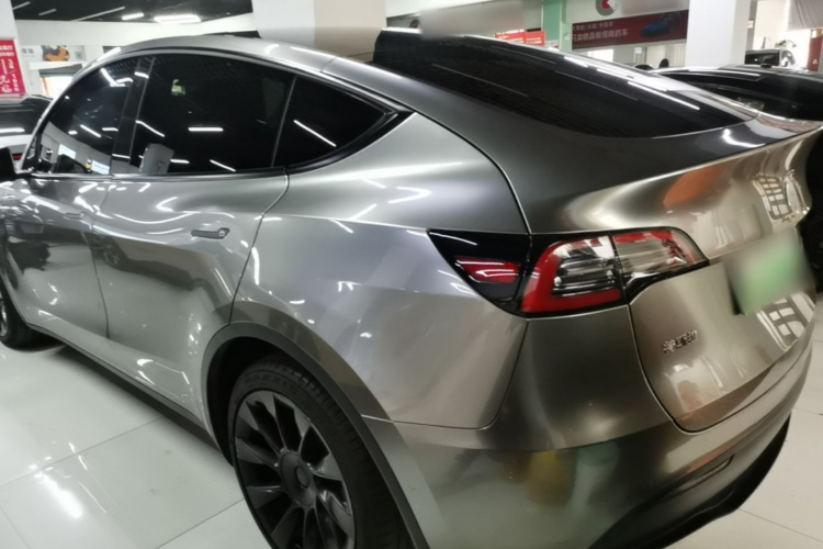 Tesla Model Y 2021 #5 Tesla Model Y 2021 car image #5