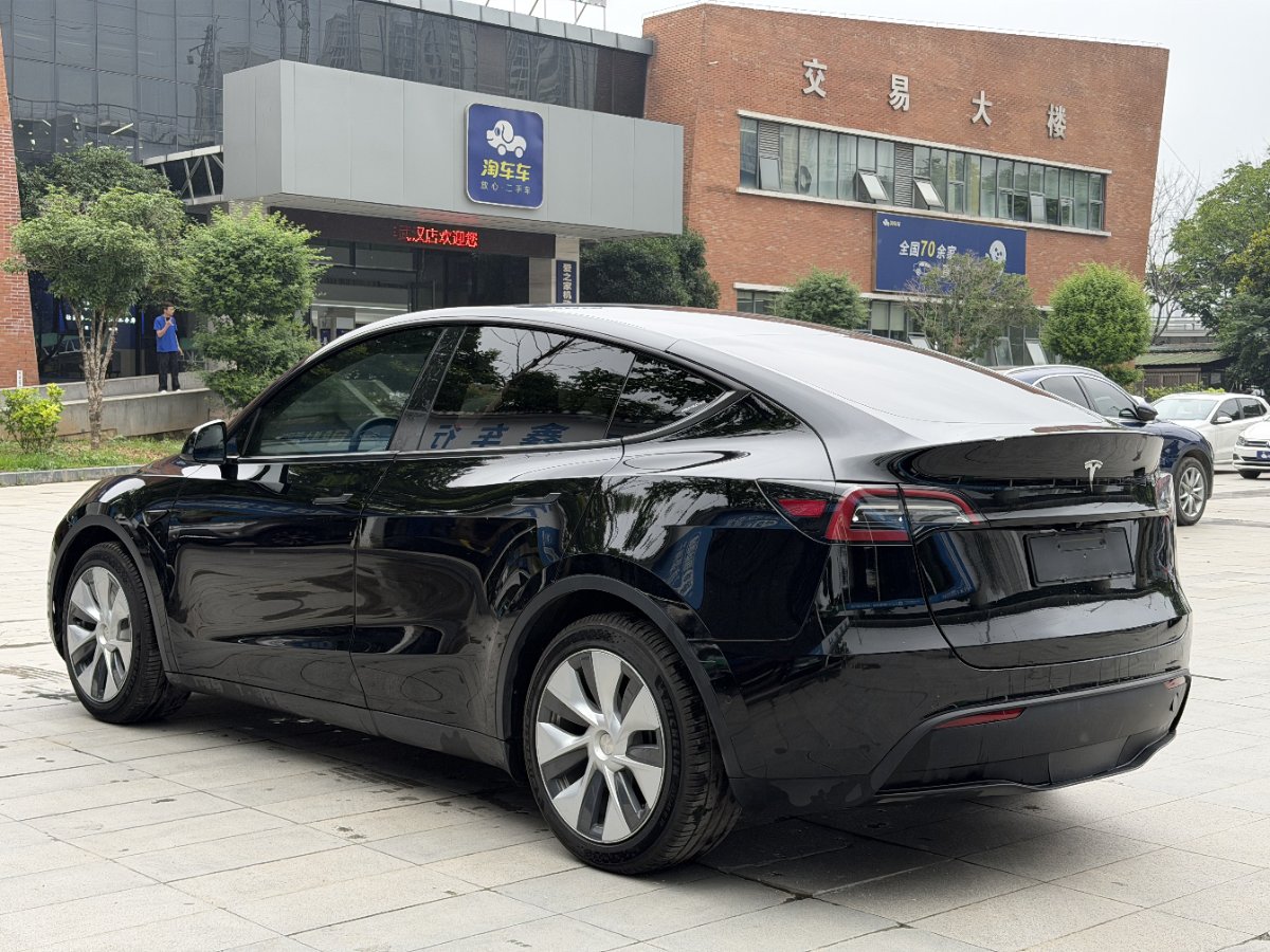 Tesla Model Y 2022 #4 Tesla Model Y 2022 car image #4