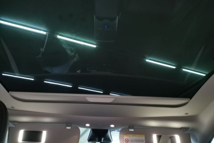 Tesla Model Y 2023 #18 Tesla Model Y 2023 car image #18