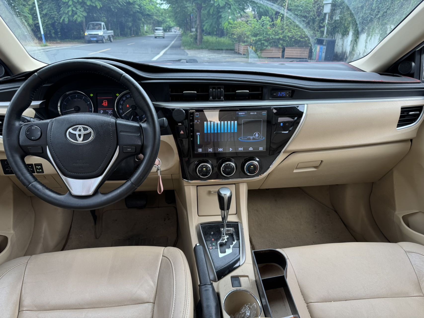 Toyota Corolla 2015 #4 Toyota Corolla 2015 car image #4
