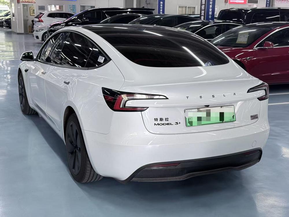 Tesla Model 3 2025 car image #4
