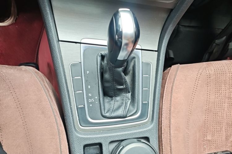 Volkswagen Golf 2015 car image #14
