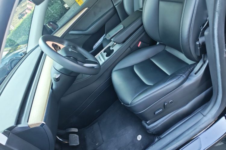 Tesla Model Y 2023 #15 Tesla Model Y 2023 car image #15